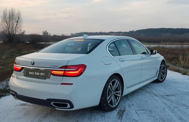 BMW 7 G11 M pakiet biały model 2018 Lublin Samochody i