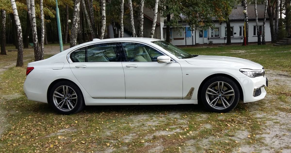 BMW 7 G11 M pakiet biały model 2018 Lublin Samochody i