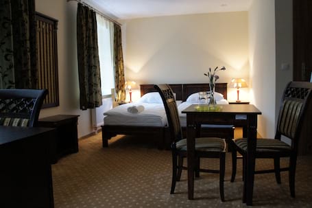 Firma na wesele: Hotel Dworska Elektrownia