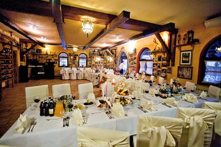 Firma na wesele: Hotel**Restauracja Jaś Wedrowniczek