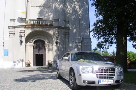 Firma na wesele: Auto do ślubu chrysler 300 c