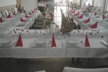 Firma na wesele: Sami Swoi Restauracja