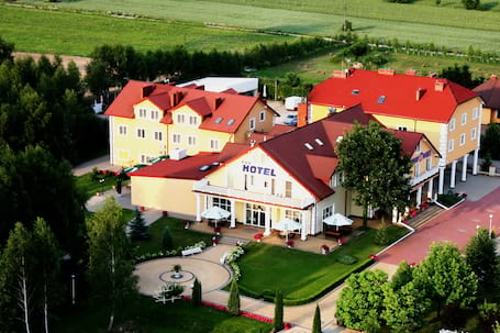 Firma na wesele: Hotel Chabrowy Dworek