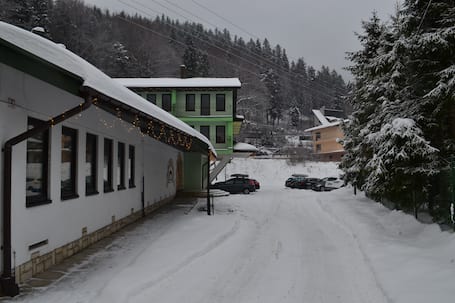 Firma na wesele: Sala Weselna Centrum Natury Beskid