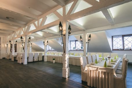 Firma na wesele: RESORT POD LASEM