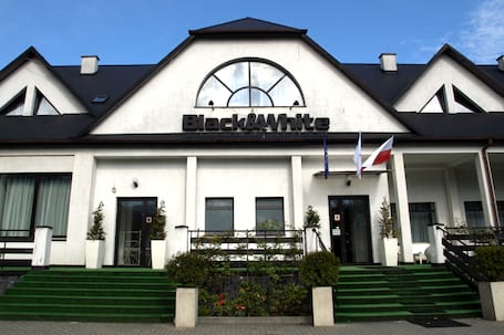 Firma na wesele: Hotel Black & White *** Myślenice