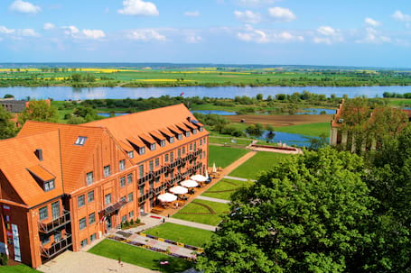 Firma na wesele: Zamek Gniew Hotel****