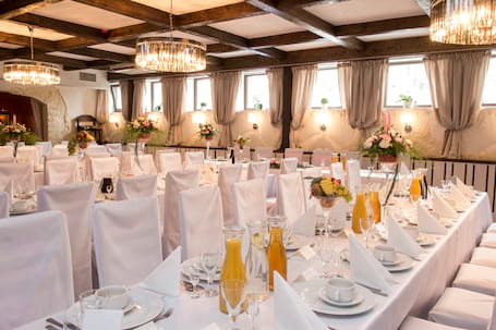 Firma na wesele: Restauracja MARATON***