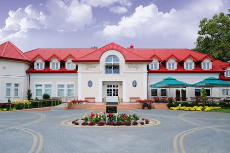 Firma na wesele: Hotel Złote Dęby