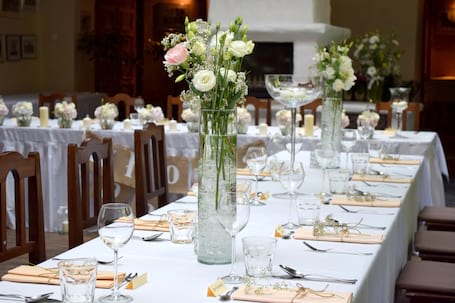 Firma na wesele: RESTAURACJA KAWALERIA