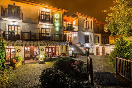 Firma na wesele: Hotel i Restauracja DWA KSIĘŻYCE