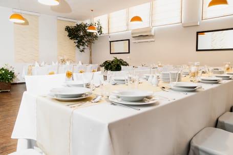 Firma na wesele: Restauracja Marie