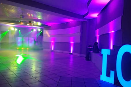 Firma na wesele: DJ Wodzirej LOVE Ciężki dym Fotobudk