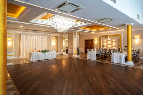 Firma na wesele: Hotel Dworek Skawiński