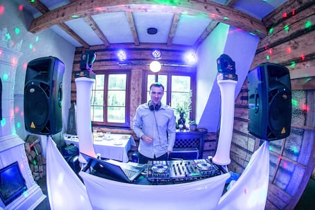 Firma na wesele: DJ Marcin Grzesiewicz