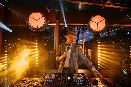 Firma na wesele: Dj 100bbe - Artur Stobbe