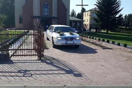 Firma na wesele: Limuzyna Lincoln Town Car do ślubu