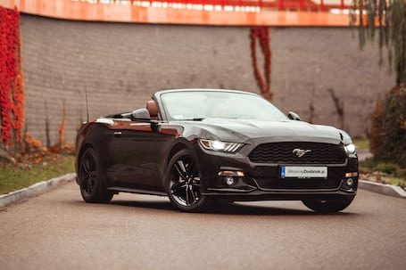 Firma na wesele: Ford Mustang Cabrio do ślubu!