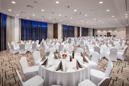 Firma na wesele: Hotel Mercure Warszawa Ursus Station