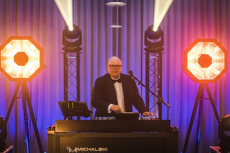 Firma na wesele: MICHAŁ MICHALSKI - singing and music