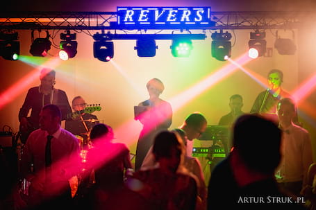 Firma na wesele: REVERS - muzyka 100% na żywo