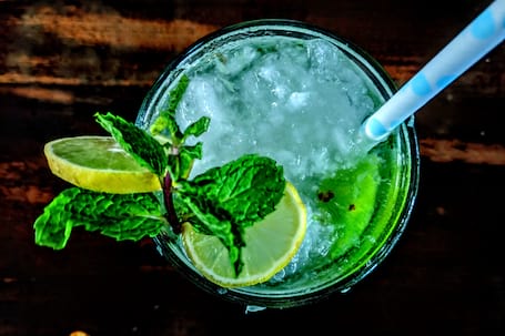 Firma na wesele: Koktajl Bar – Barman na wesele