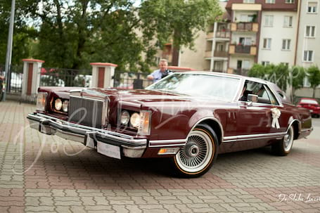 Firma na wesele: Lincoln Continental 1977 do ślubu