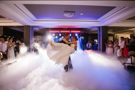 Firma na wesele: Ciężki dym TANIEC W CHMURACH
