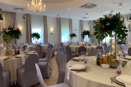 Firma na wesele: Hotel-Restauracja „LAGUNA”