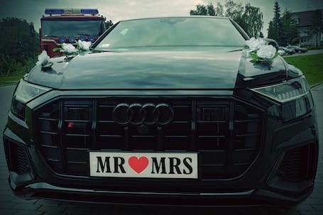 Firma na wesele: Samochód do ślubu Audi SQ8 S Q8