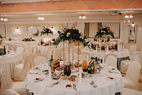 Firma na wesele: Hotel Senator*** Starachowice