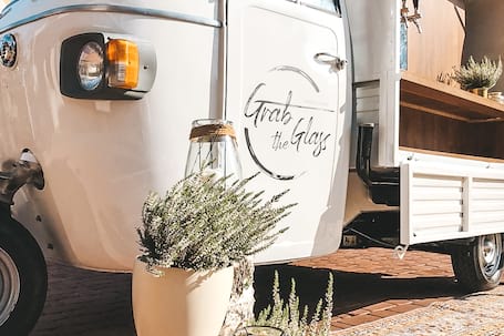 Firma na wesele: Grab the Glass Prosecco Van