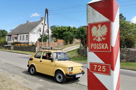Firma na wesele: Polski Fiat 126p Maluch