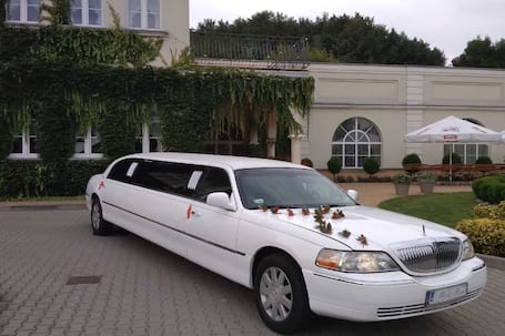 Firma na wesele: Limuzyna do ślubu Lincoln Town Car