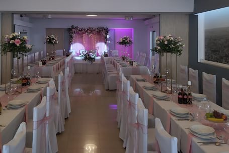 Firma na wesele: Restauracja Adria