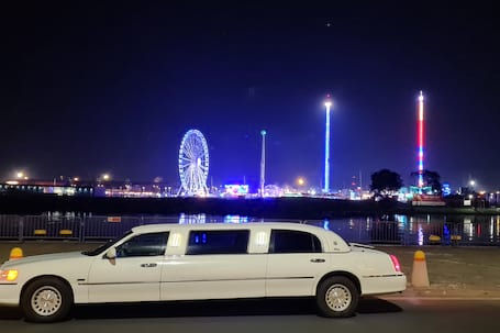 Firma na wesele: Limuzyna Lincoln Town Car