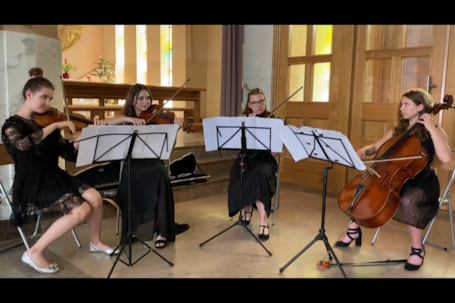 Firma na wesele: Dominanta quartet-oprawa muzyczna