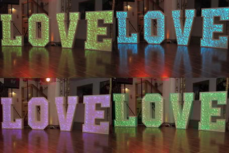 Firma na wesele: NAPIS LOVE AŻUROWY LED