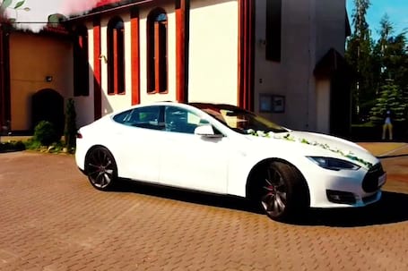 Firma na wesele: Tesla S do Slubu