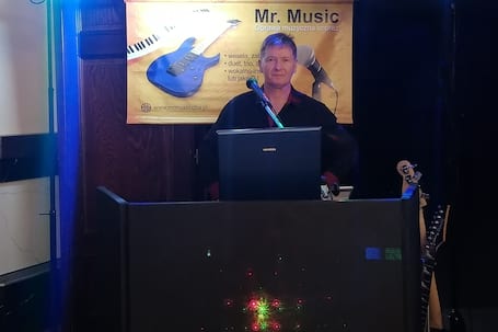 Firma na wesele: Mr. Music - DJ/zespół muzyczny