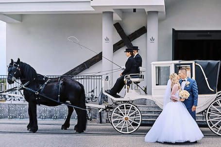 Firma na wesele: Kareta do ślubu i pokazy konne