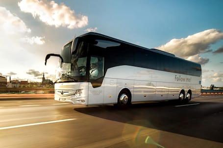 Firma na wesele: Mercedes Tourismo do 60 os.