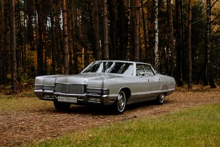 Firma na wesele: Oldsmobile 88 + Mercury Marquis