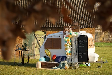 Firma na wesele: Fotobudka w przyczepie - Snap Camp