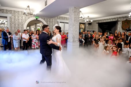 Firma na wesele: Ciężki dym na Pierwszy Taniec