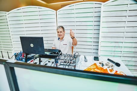 Firma na wesele: DJ & Wodzirej