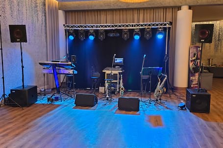 Firma na wesele: Zespół Muzyczny PARADEX
