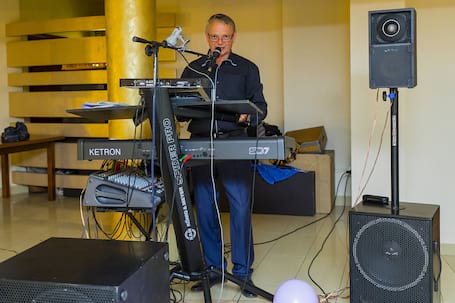 Firma na wesele: DJ& wokalista wokalistka akordeon