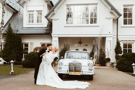 Firma na wesele: Mercedes-Benz W110 SKRZYDLAK