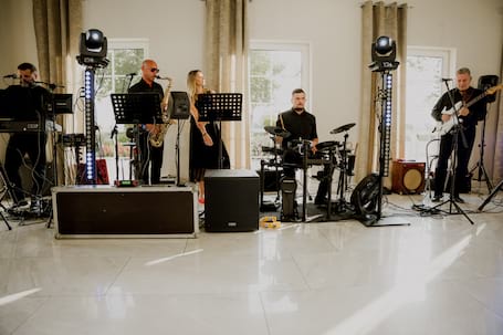 Firma na wesele: Zespół muzyczny Universum